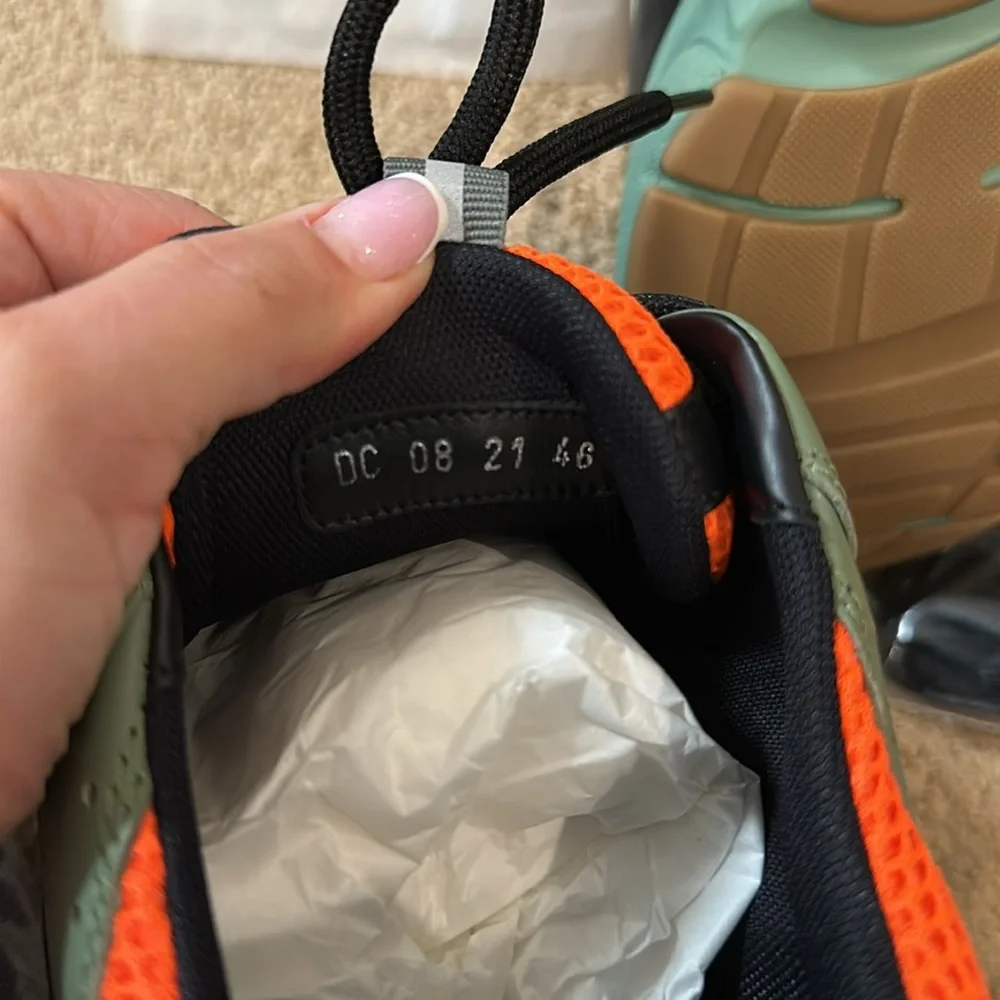 Dior B22 'Khaki Orange' - Picture 6 of 7